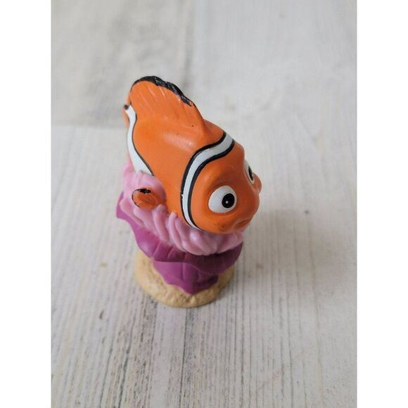 Pixar Disney clownfish finding little Nemo pink coral toy fish - Picture 4 of 5